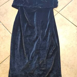 Size 10 Black Velvet Sleeveless Evening Gown brand Likely Nwt
